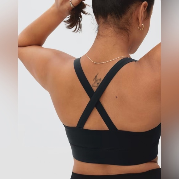 Everlane The Perform Cropped Top NWT in Black Size Small SOLD OUT Online - Picture 5 of 9